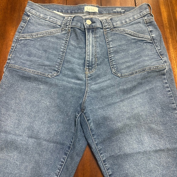 Soho Relaxed Fit Light Blue Jeans Capri - Picture 2 of 7